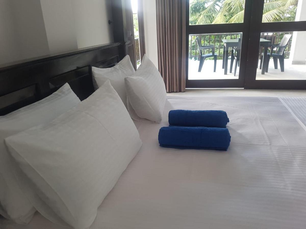 Hotel Waves Hiri Dickwella Zewnętrze zdjęcie