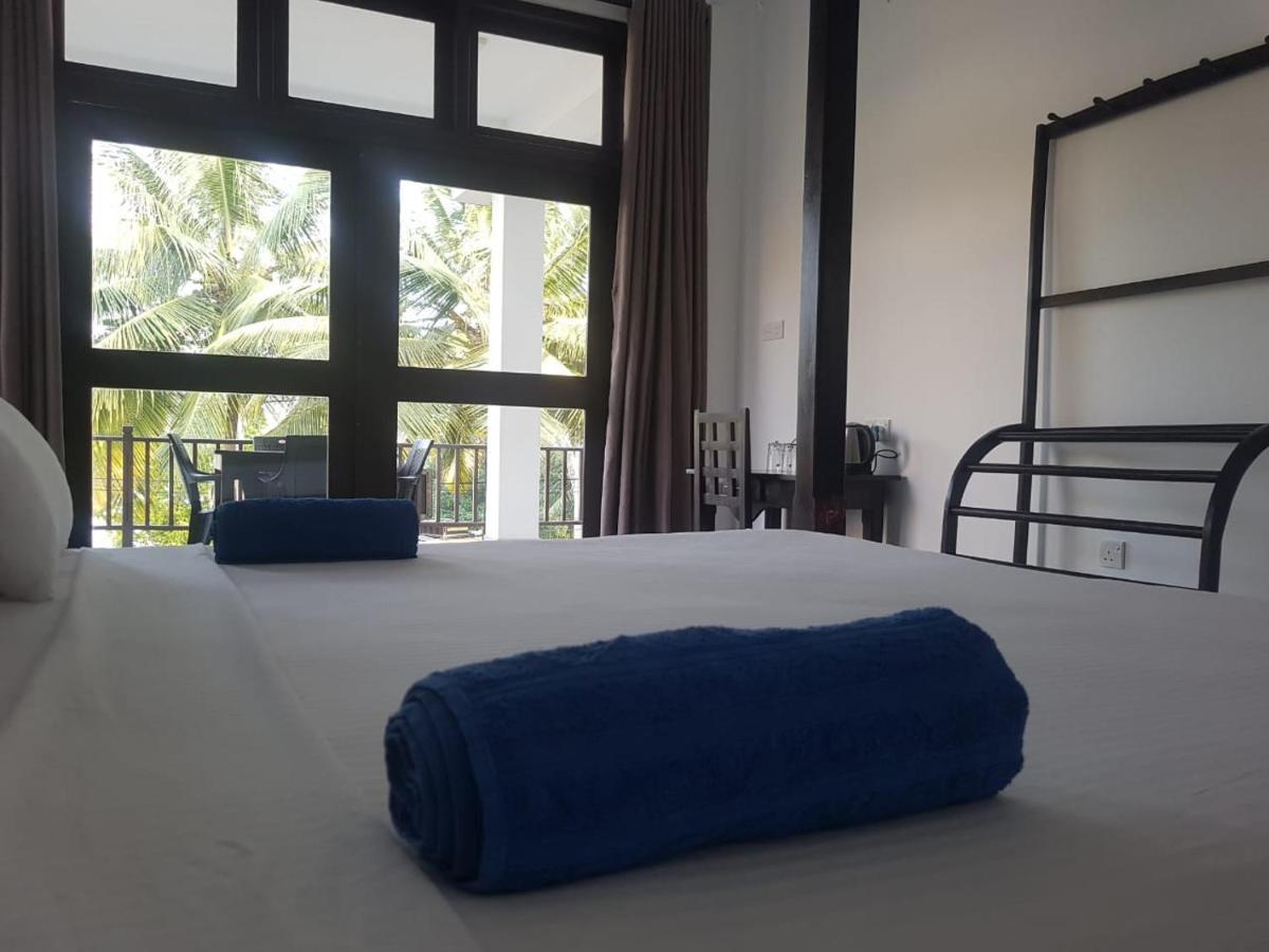 Hotel Waves Hiri Dickwella Zewnętrze zdjęcie