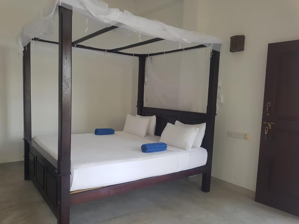 Hotel Waves Hiri Dickwella Zewnętrze zdjęcie